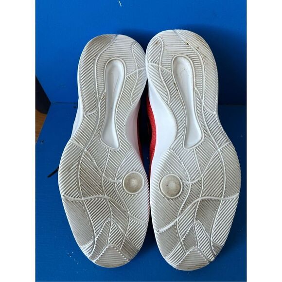 MENS NIKE Hyperfresh Roshe Mid Top RED Hyperfresh SHOES 759996-603 Size 13 - Picture 4 of 6